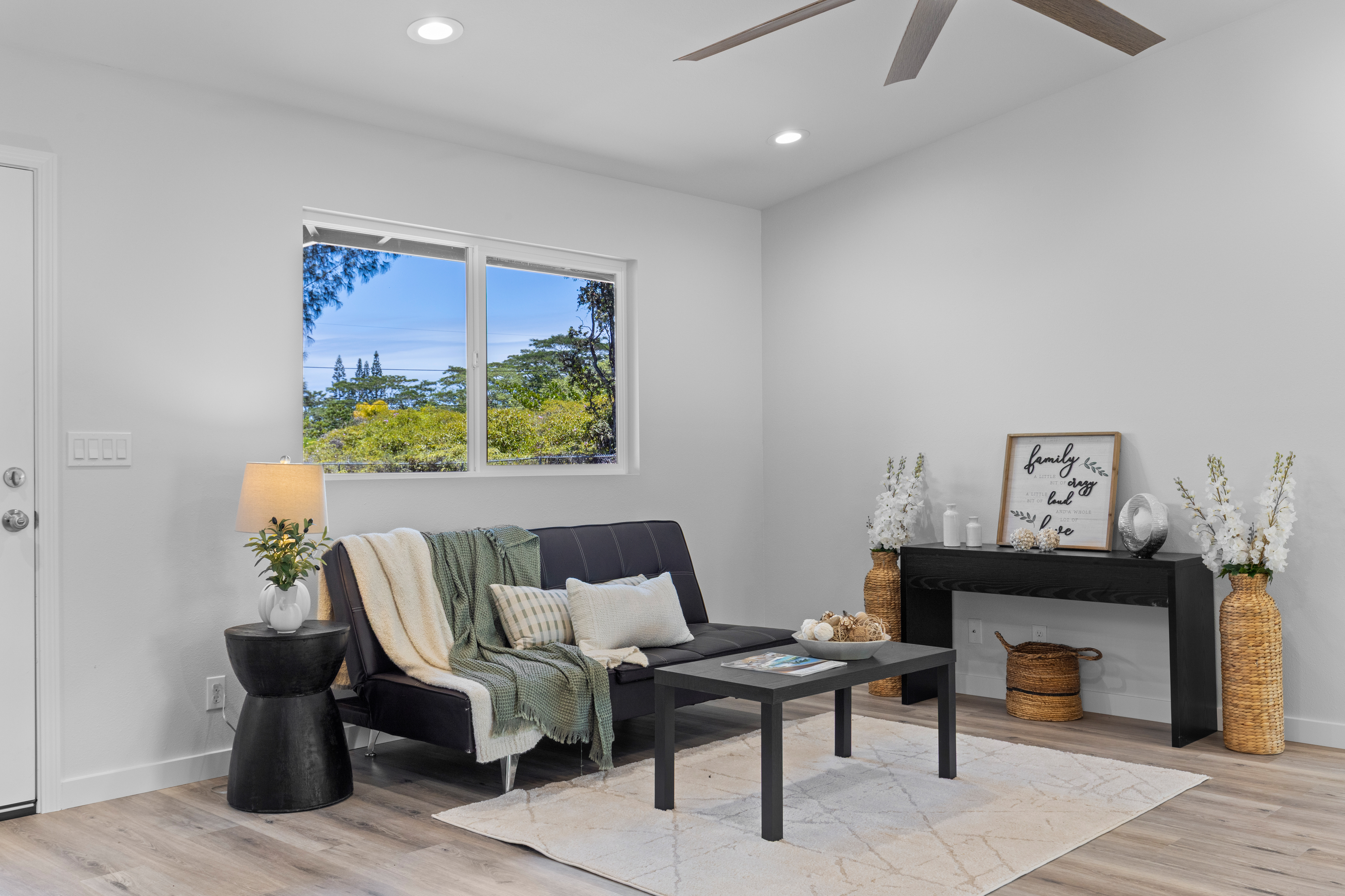 15-1698 5th Ave Property Photo 3