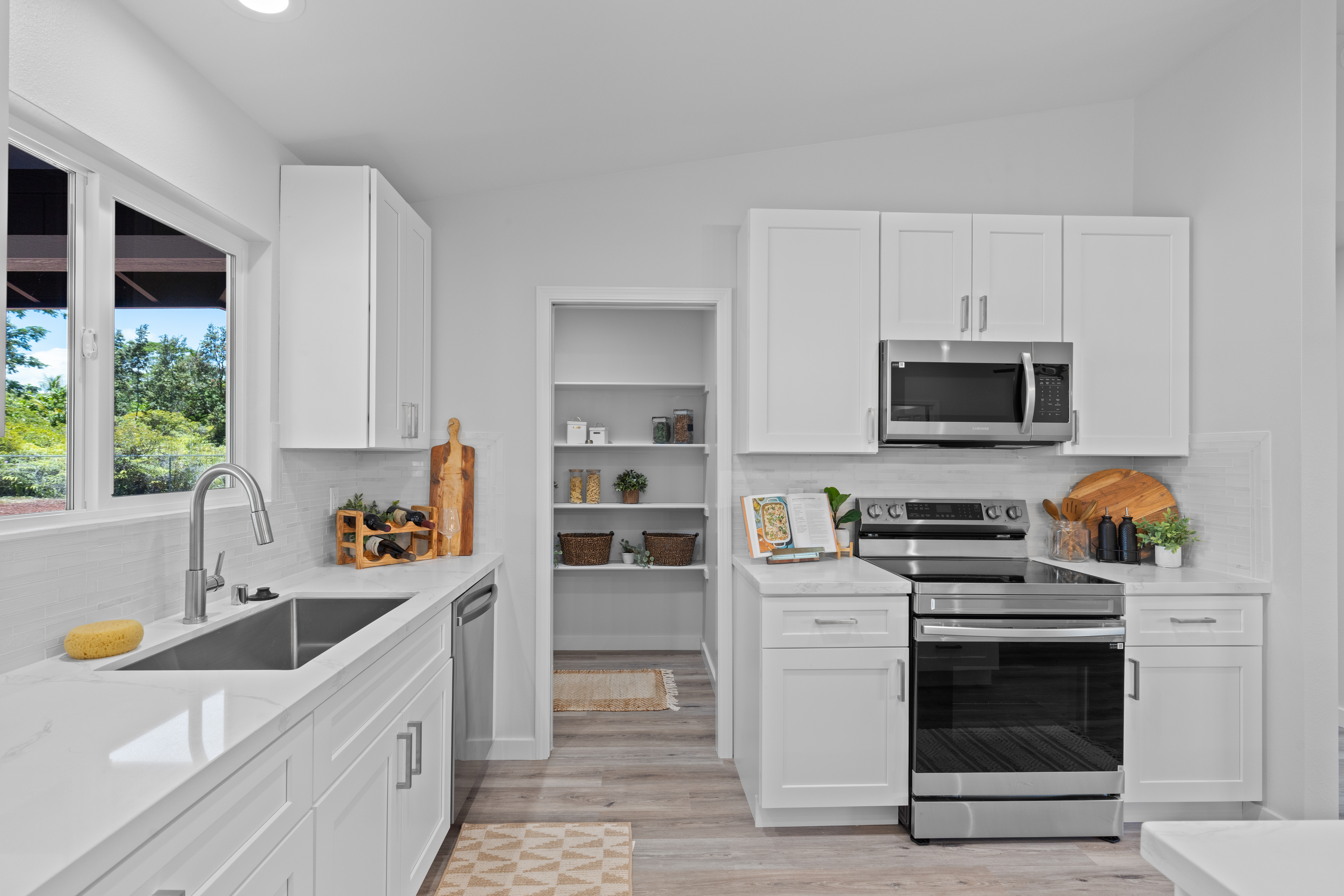 15-1698 5th Ave Property Photo 9