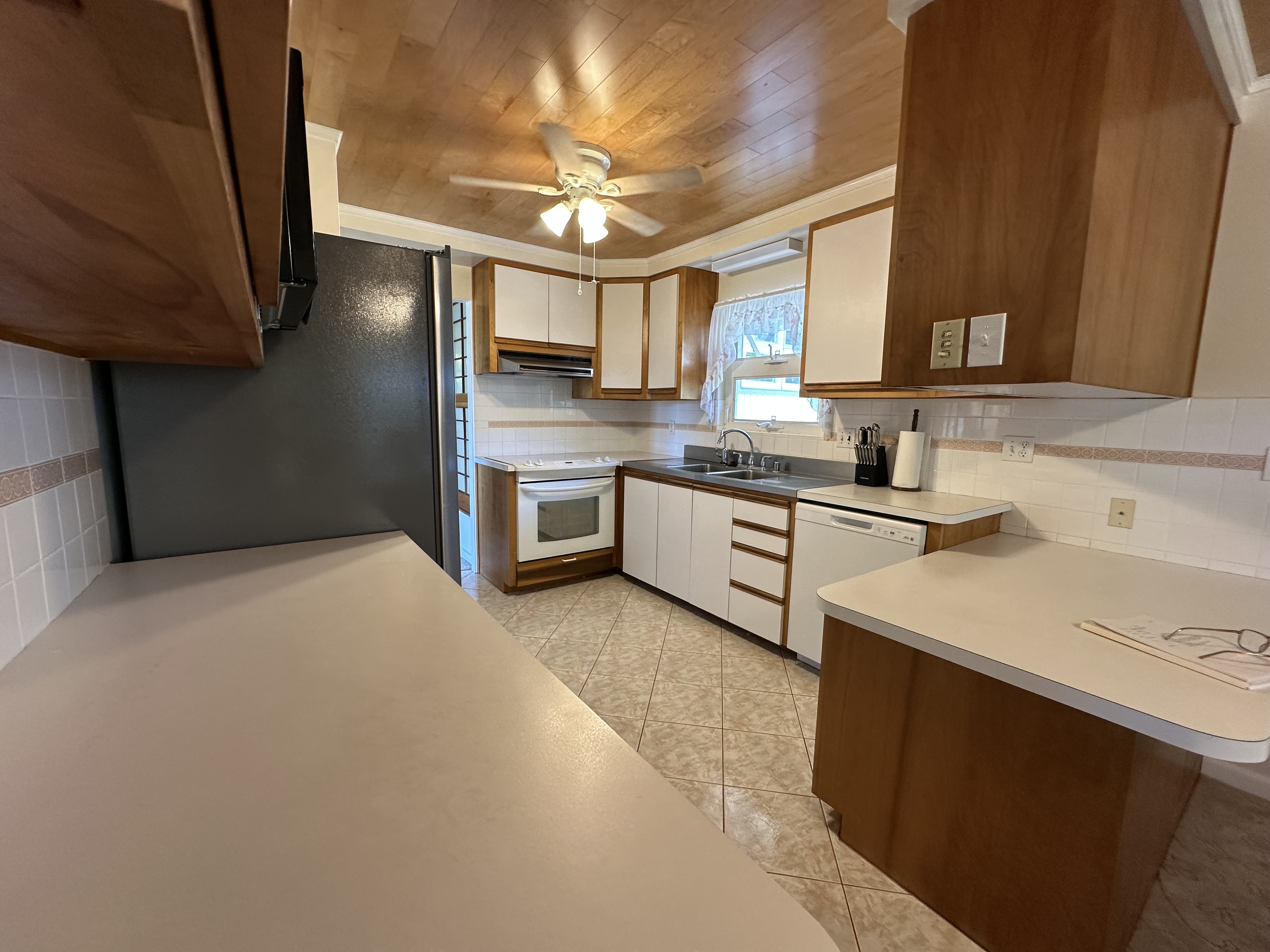 1088 Apono Pl Property Photo 6