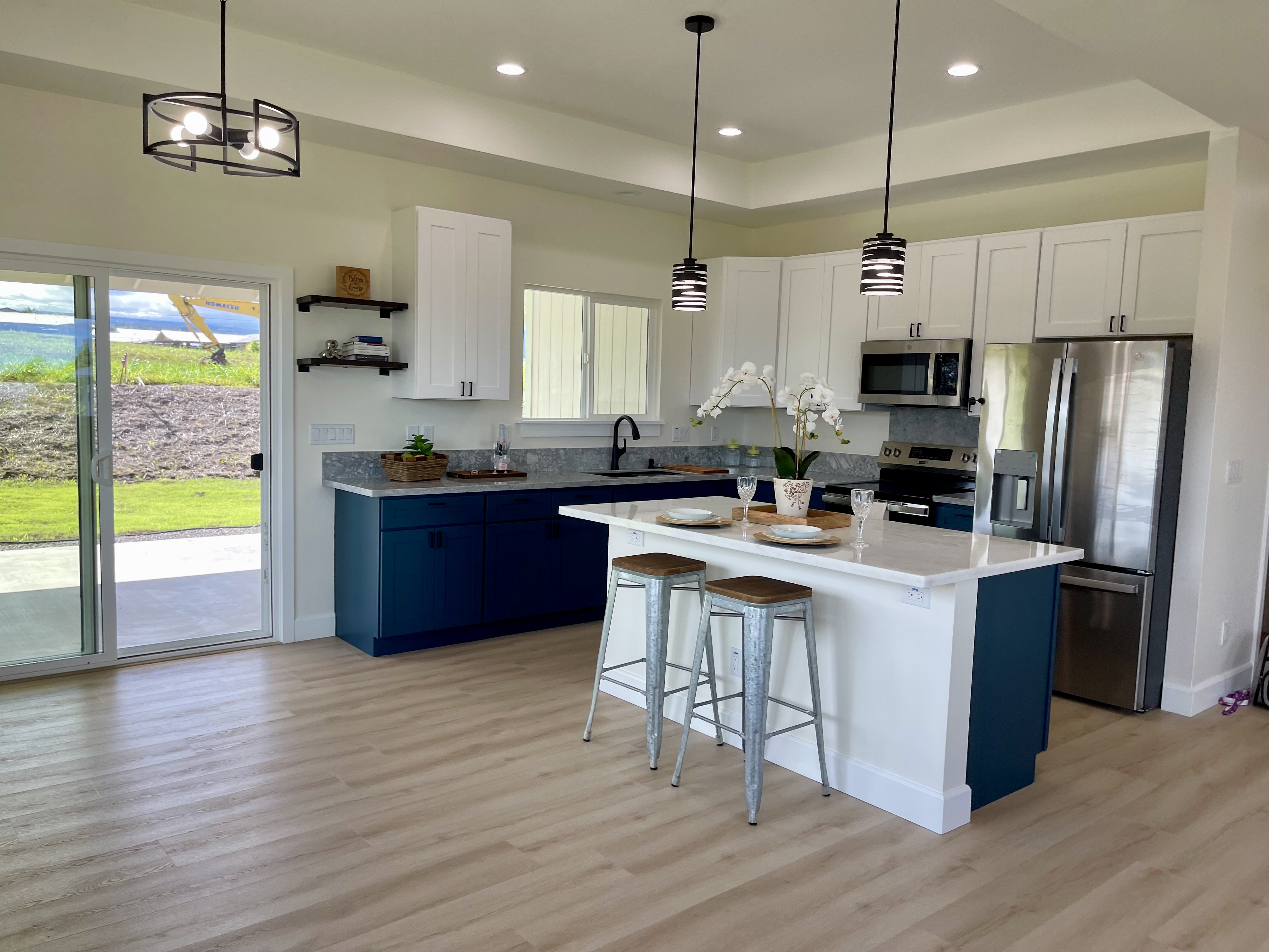 1588 Mailani St Property Photo 3