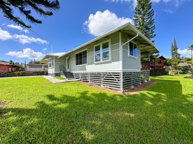 956 Kaumana Dr Property Photo 1