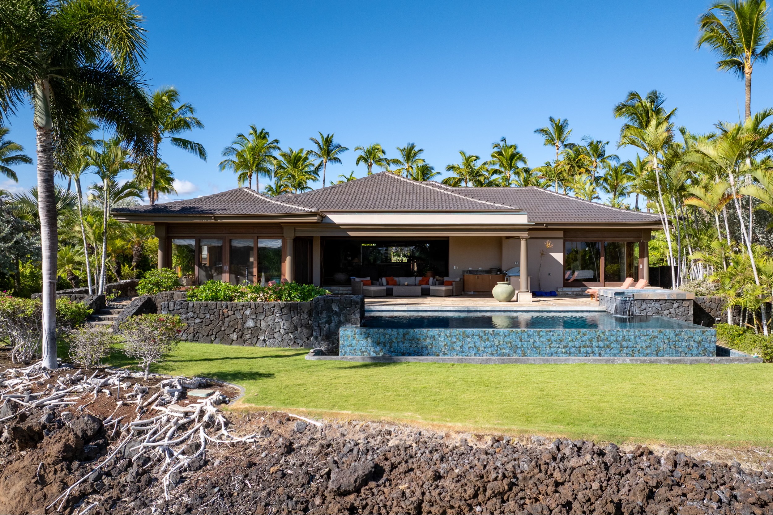 68-131 E Pukaua Pl Property Photo 1