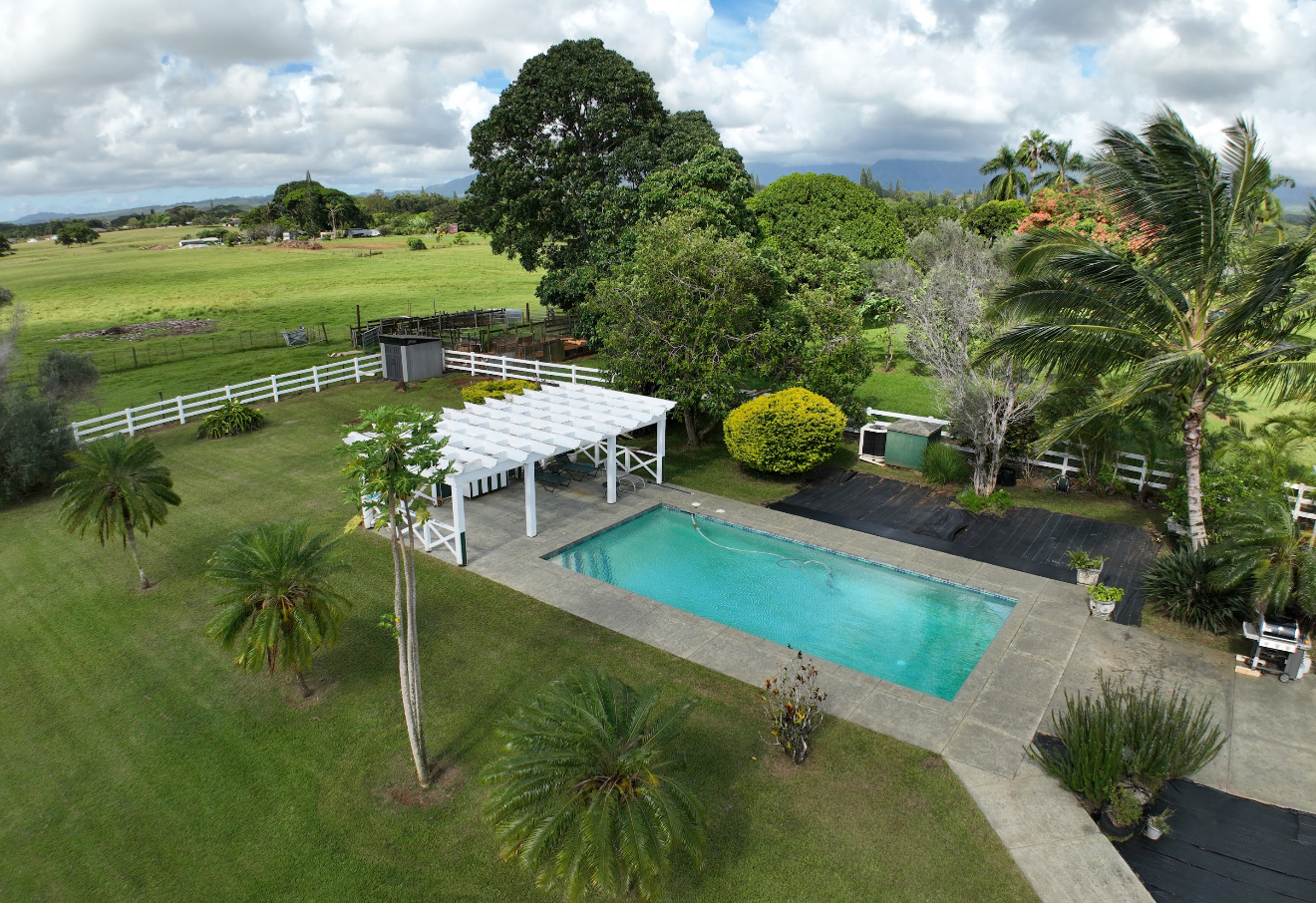 961-b Kamalu Rd Property Photo 6