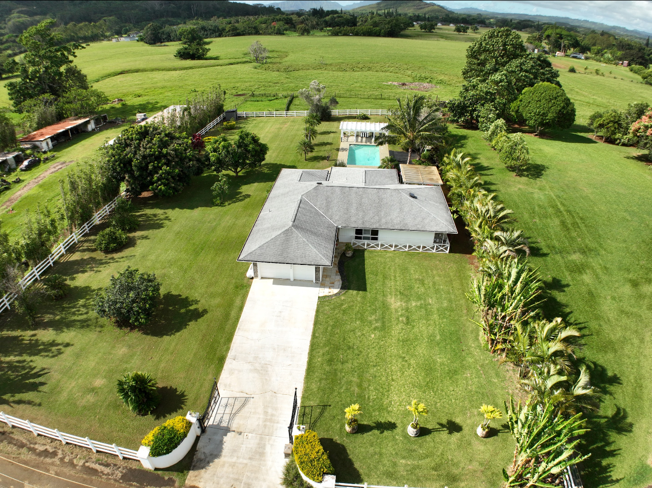 961-b Kamalu Rd Property Photo 7