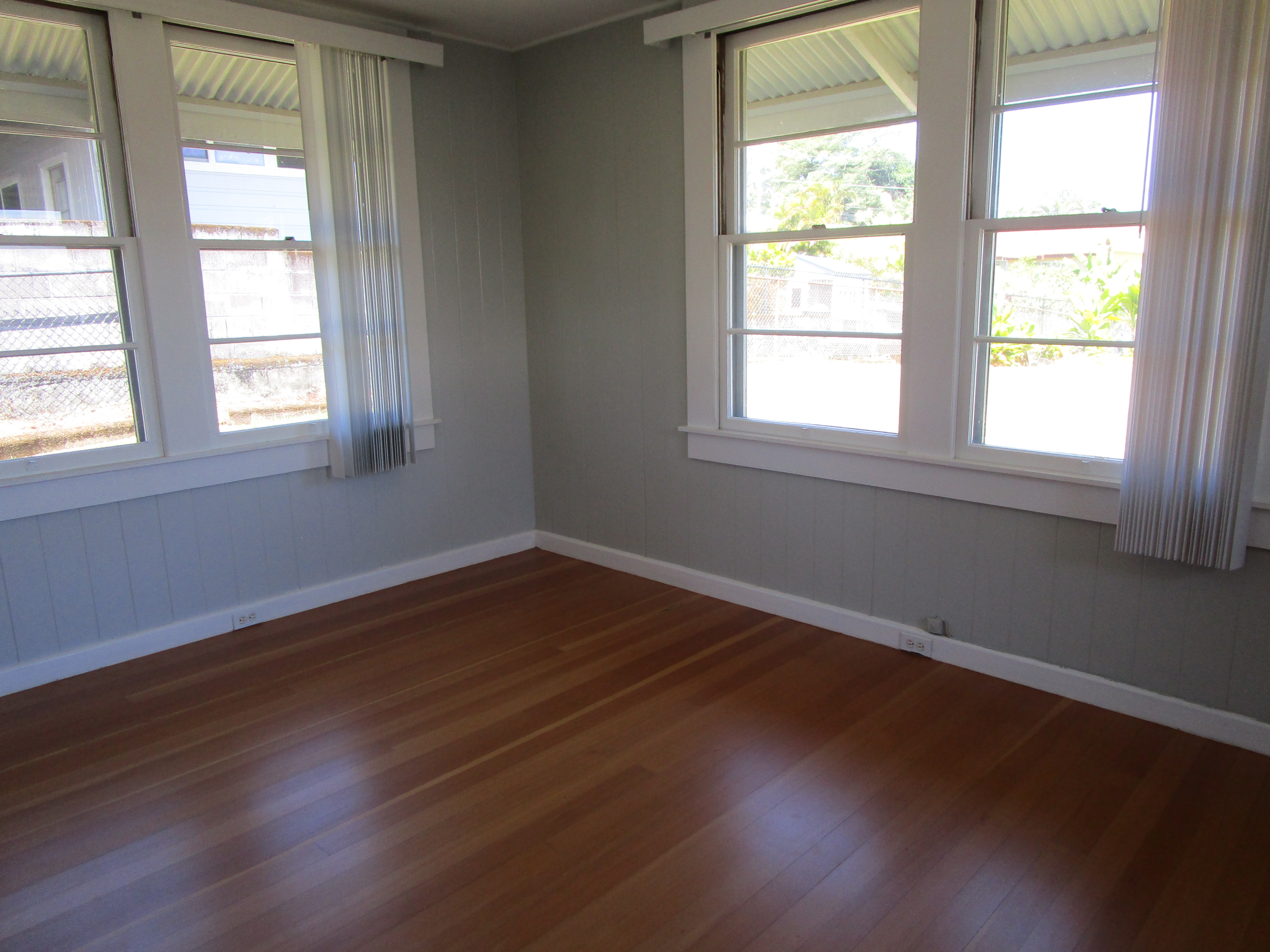 390 Mohouli St Property Photo 6