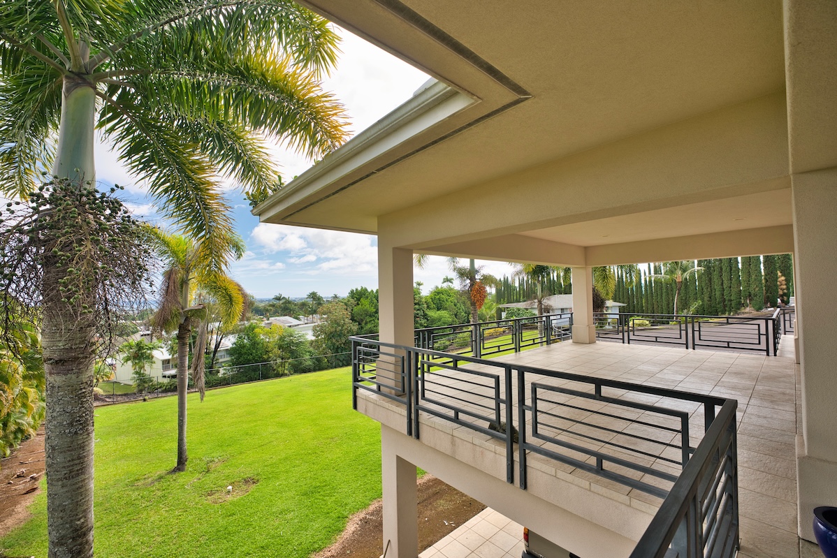 1055 Kikau Pl Property Photo 9
