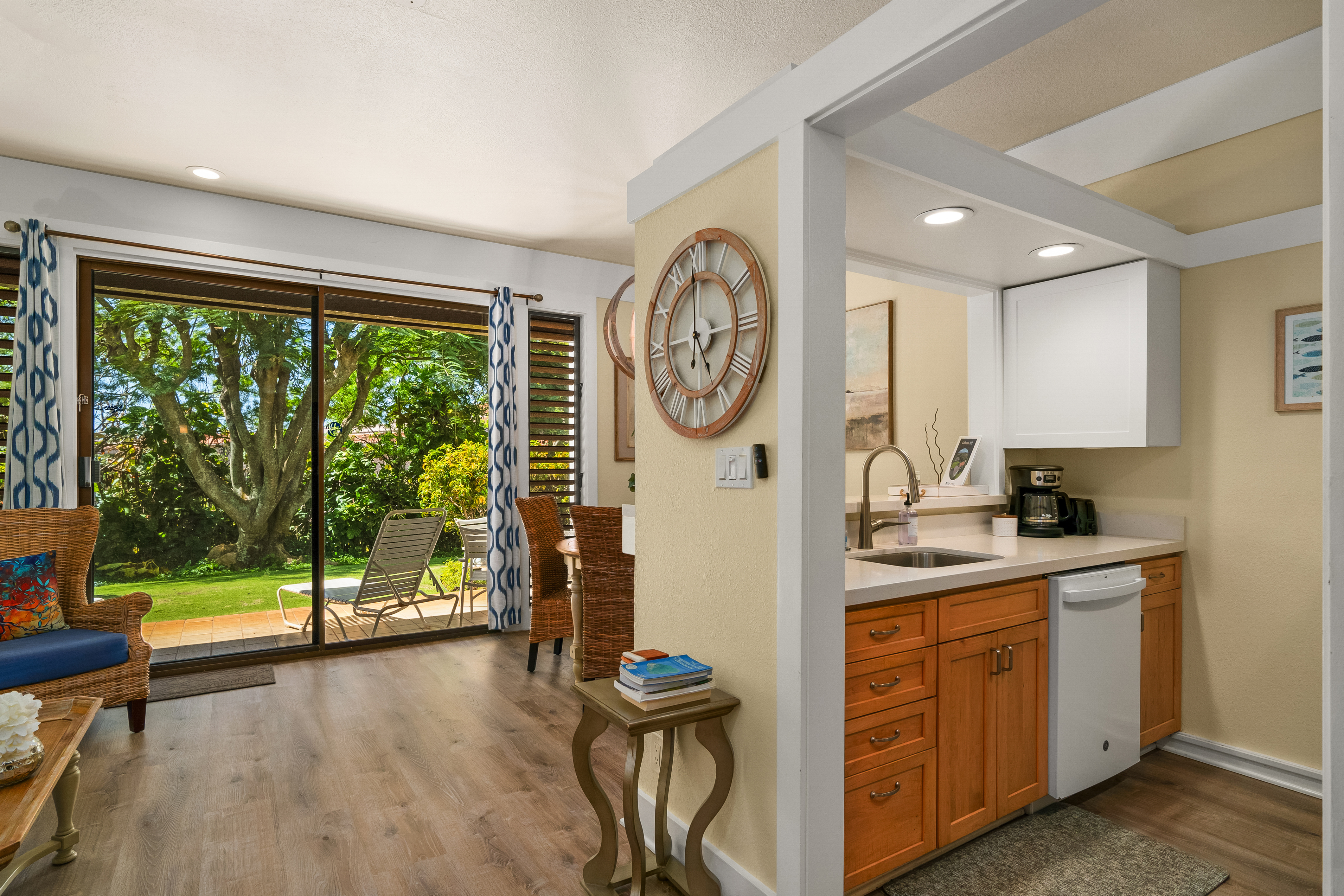 2253 Poipu Rd 402 Property Photo 6