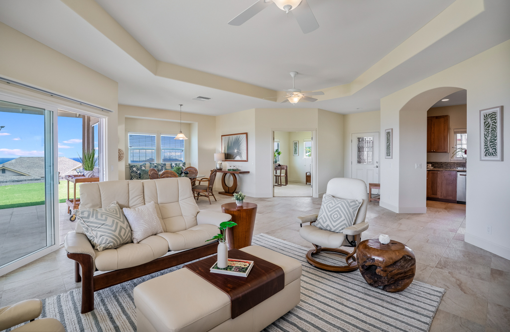 77-300 Hookaana St Property Photo 5