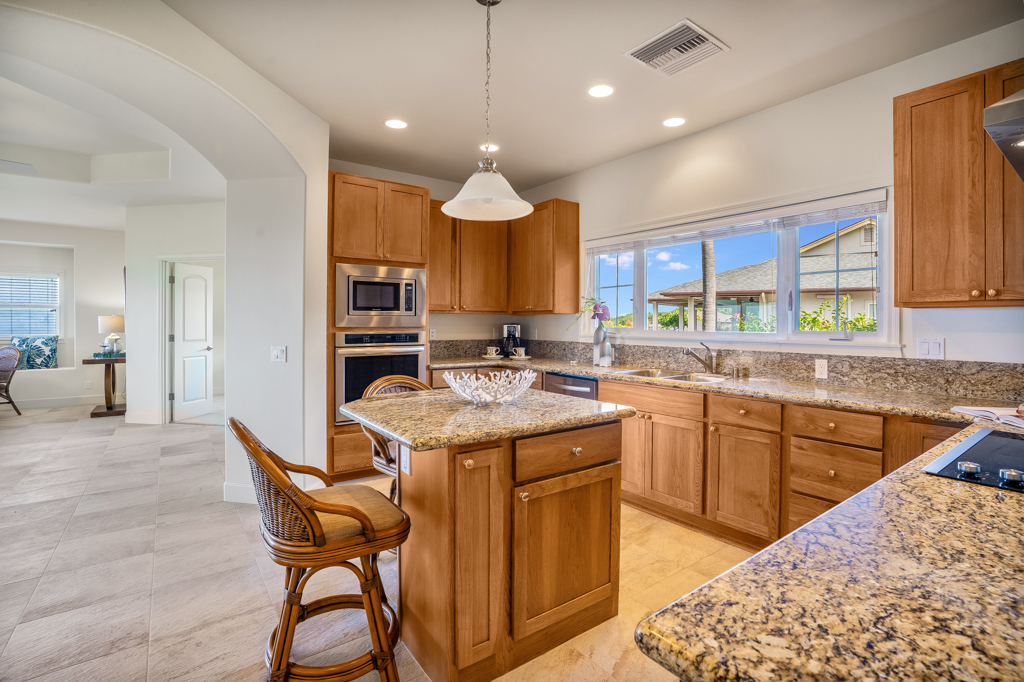 77-300 Hookaana St Property Photo 9