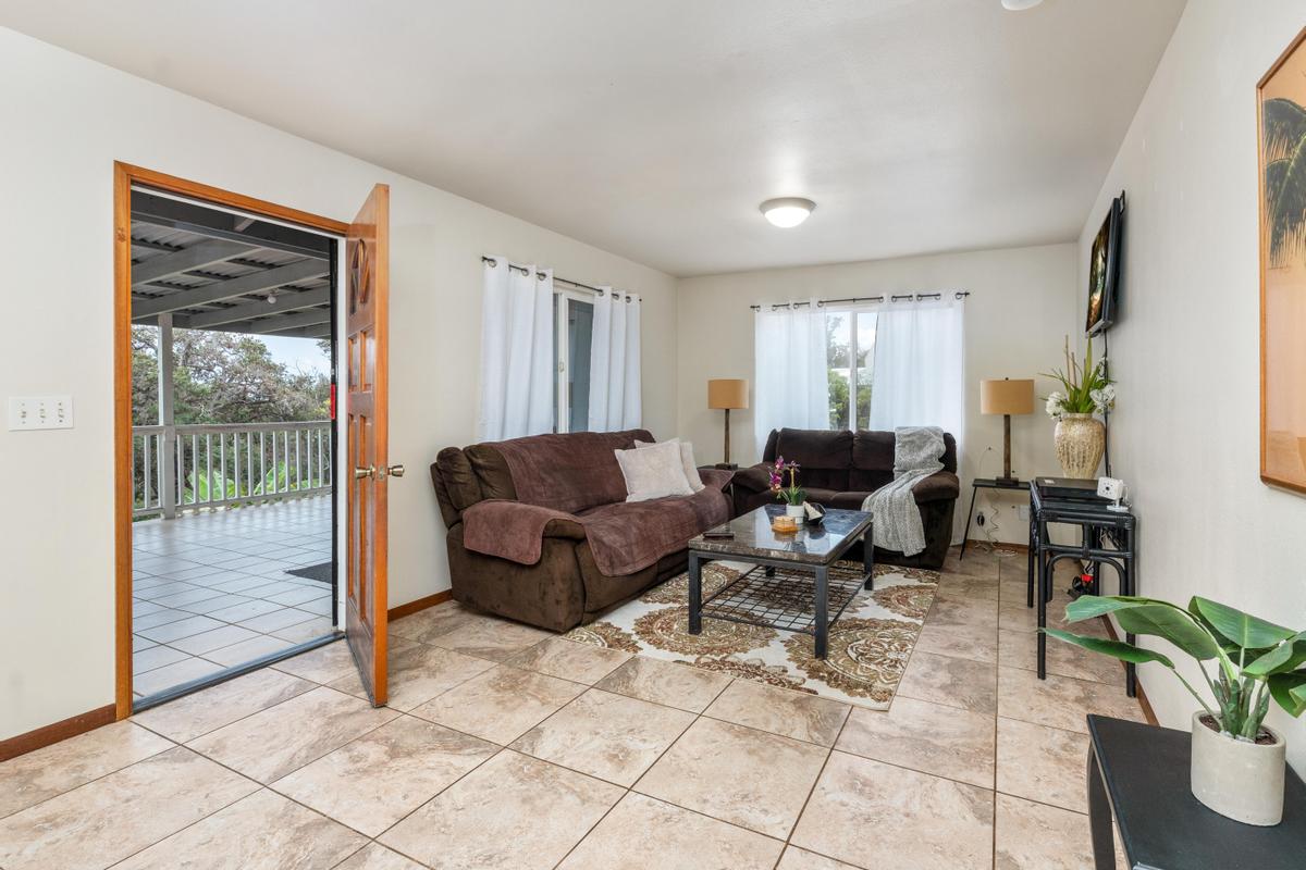 92-8583 Paradise Circle Makai Property Photo 3