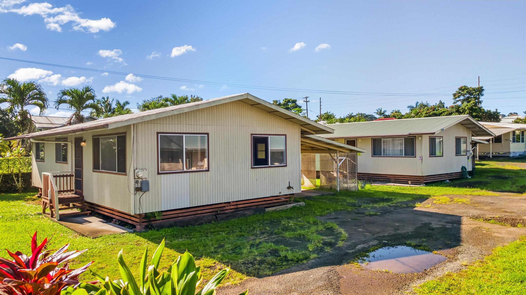1560 Kilauea Ave Property Photo 1