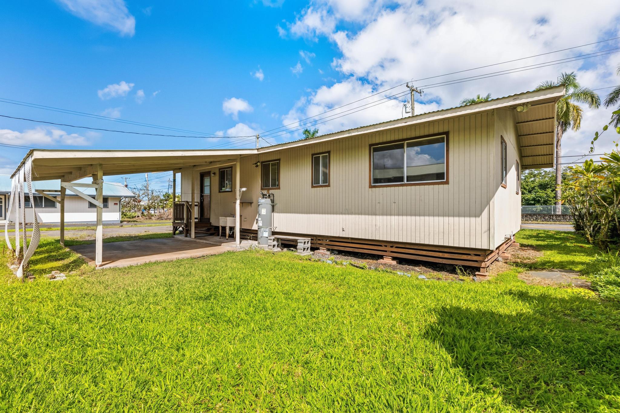 1560 Kilauea Ave Property Photo 3