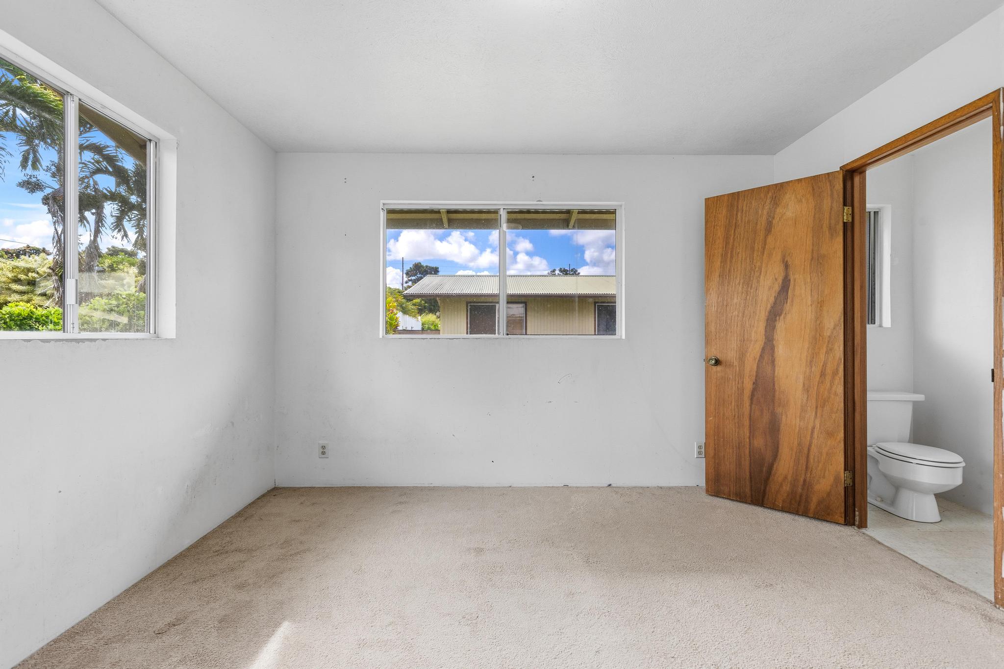 1560 Kilauea Ave Property Photo 11