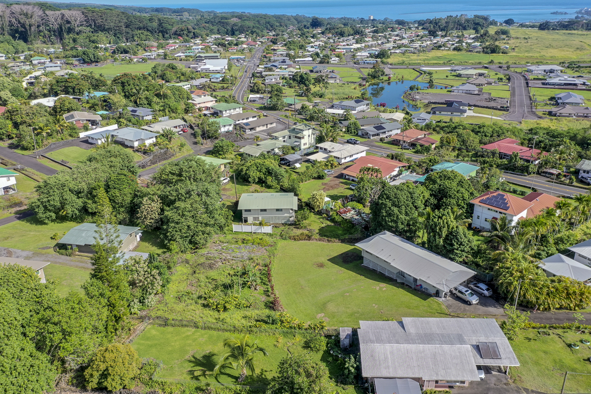 560 Kaumana Dr Property Photo 1