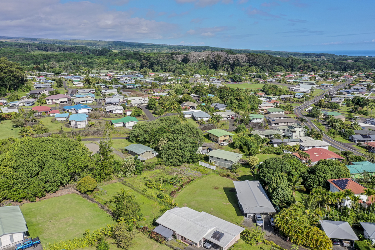 560 Kaumana Dr Property Photo 3