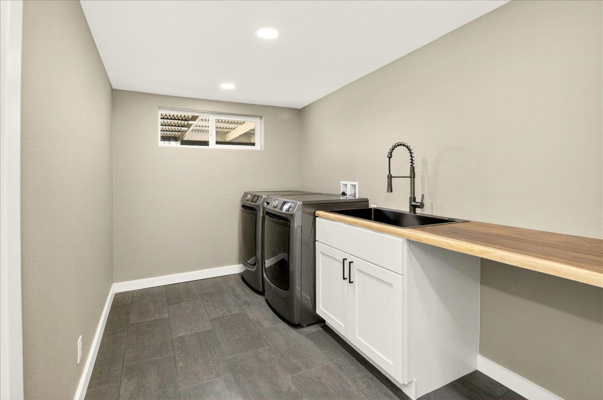 144 Chong St Property Photo 21