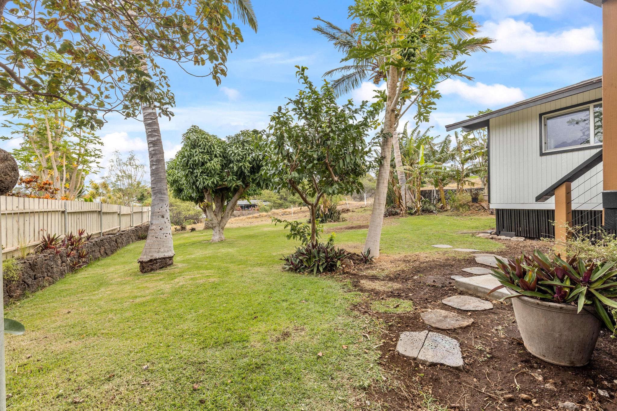 68-1799 Puu Nui St Property Photo 23