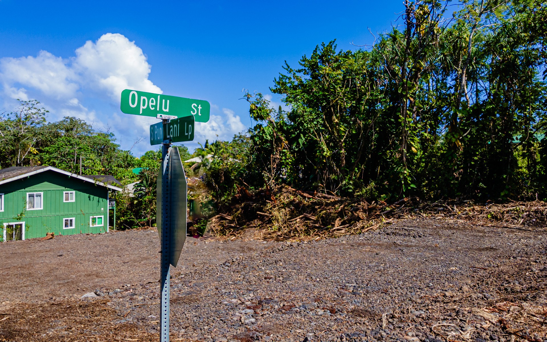 Opelu St Property Photo 8