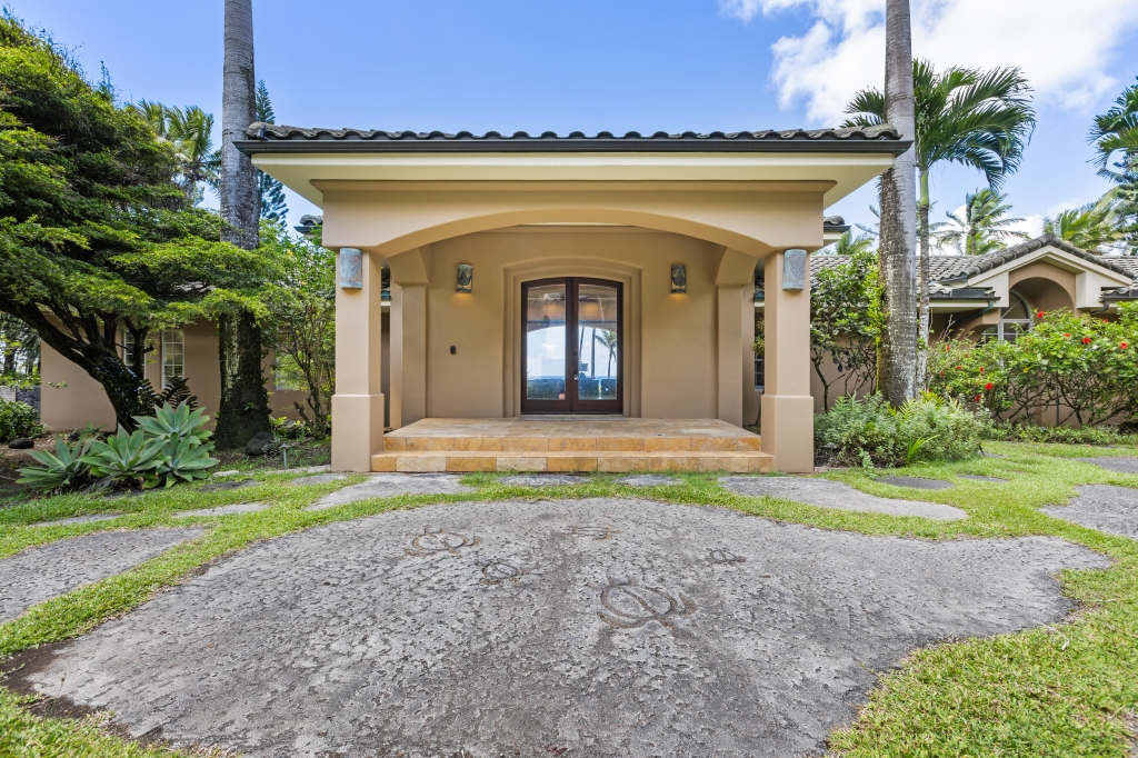 15-2665 Govt Beach Rd Property Photo 4