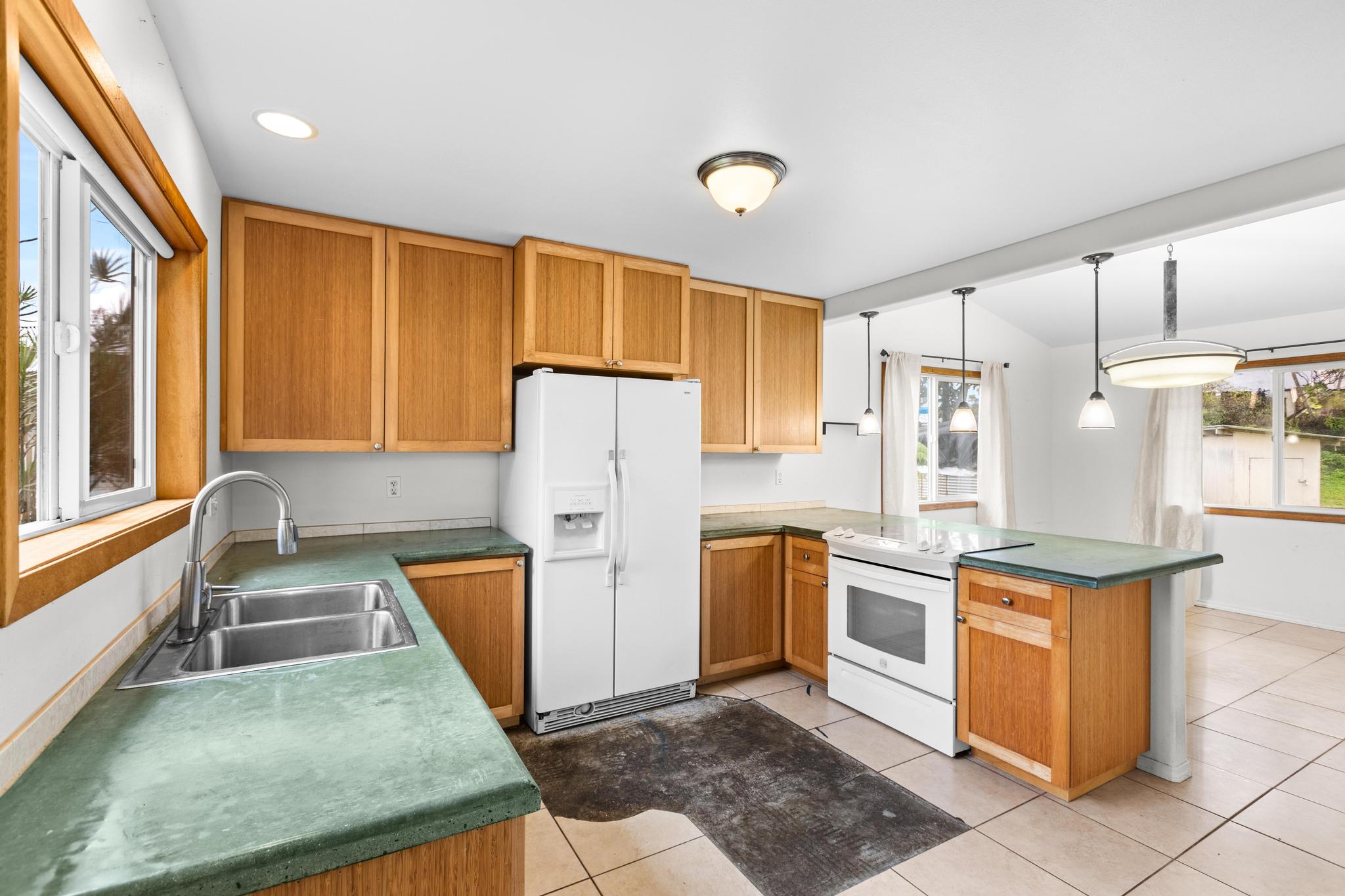16-2082 Gardenia Dr Property Photo 2
