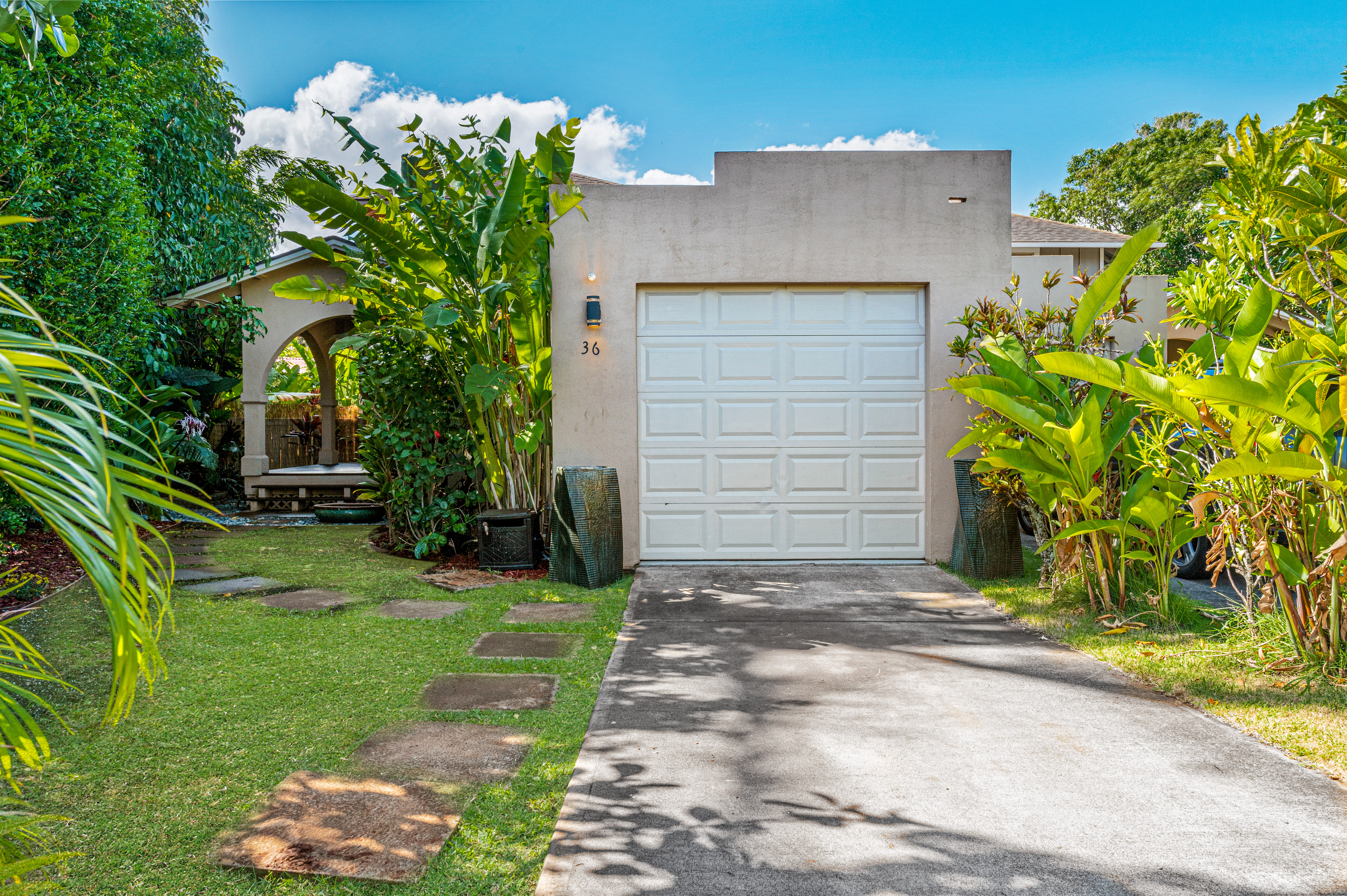 36 Hoku Pl Property Photo 2