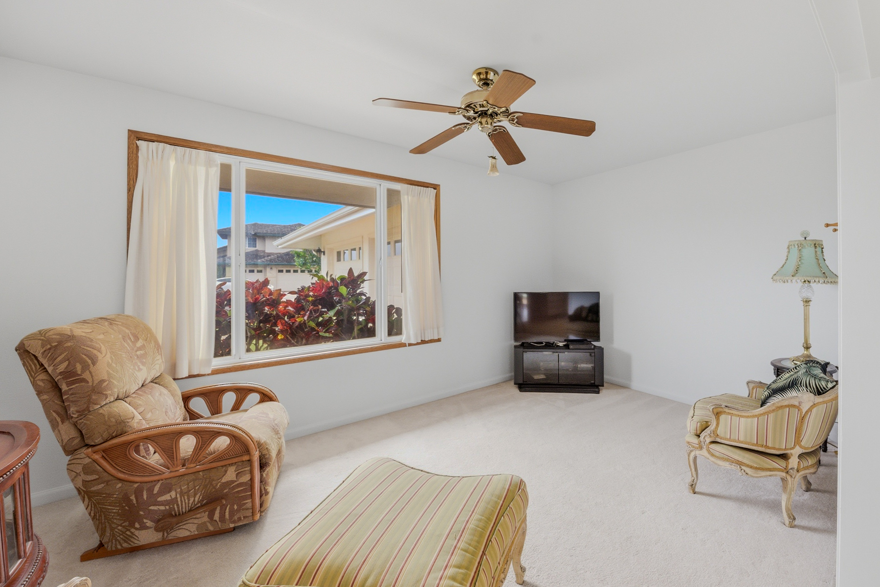 2381 Akoki St Property Photo 5