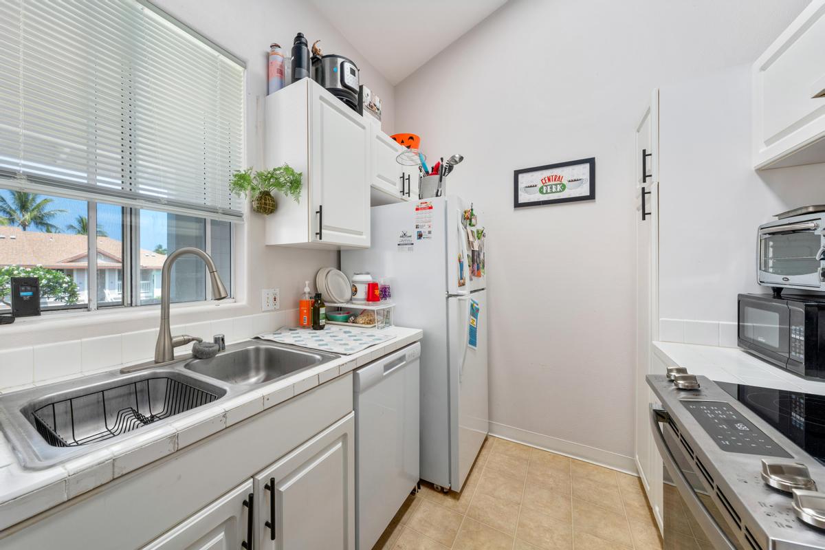 75-6081 Alii Dr T204 Property Photo 3