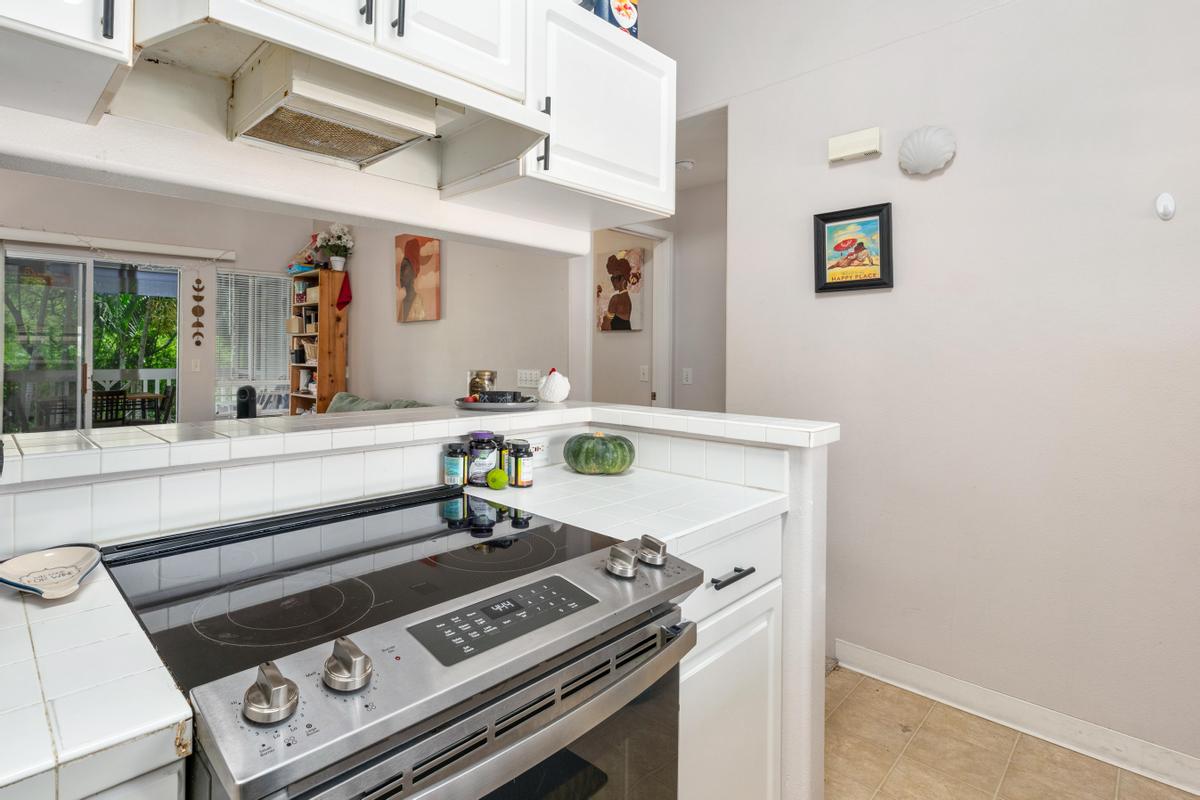 75-6081 Alii Dr T204 Property Photo 4