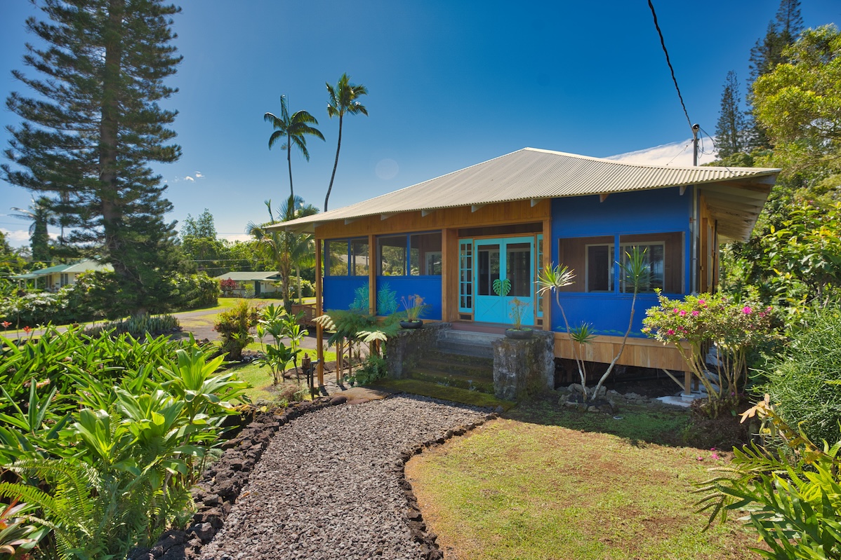 2070 Kalanianaole St Property Photo 1