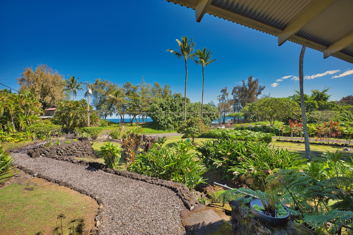 2070 Kalanianaole St Property Photo 25