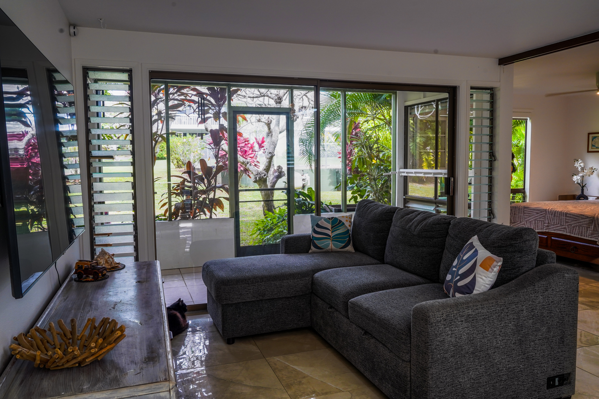 3057 Poipu Rd D13 Property Photo 4