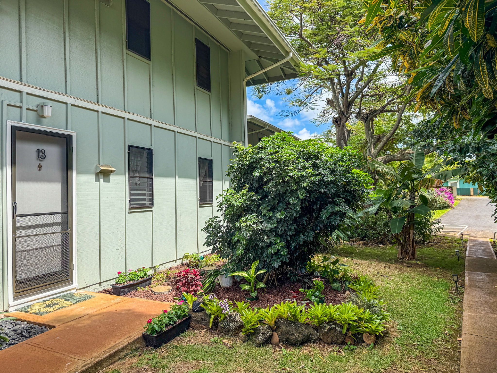 3057 Poipu Rd D13 Property Photo 15