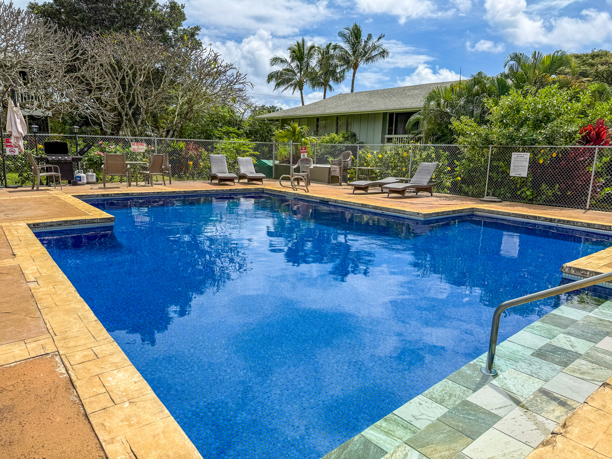 3057 Poipu Rd D13 Property Photo 17