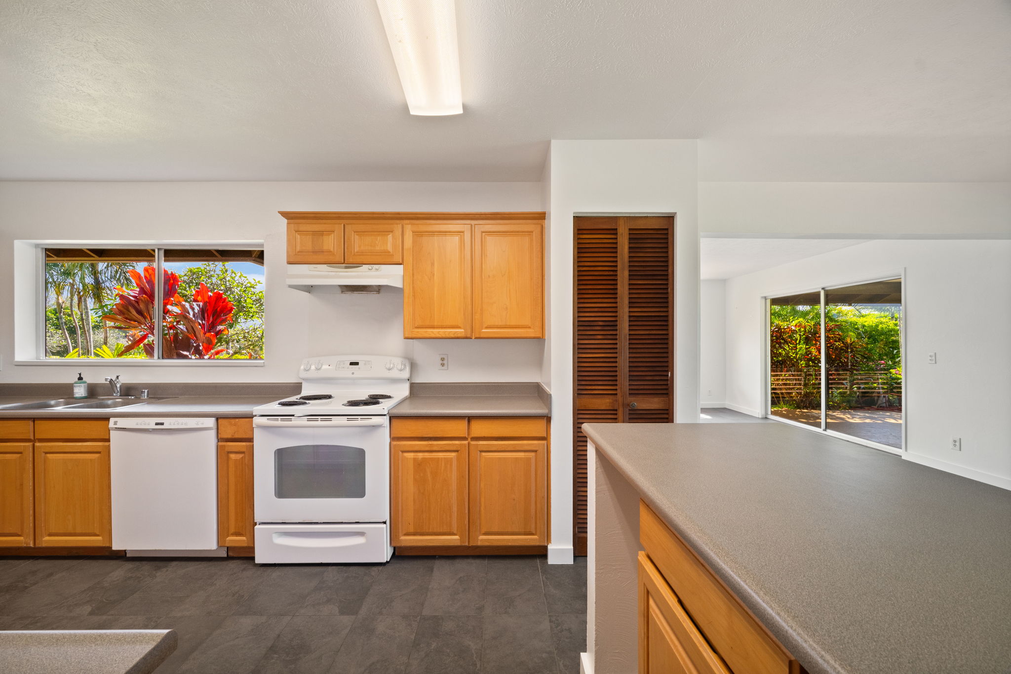 5282 Honoiki Rd Property Photo 13