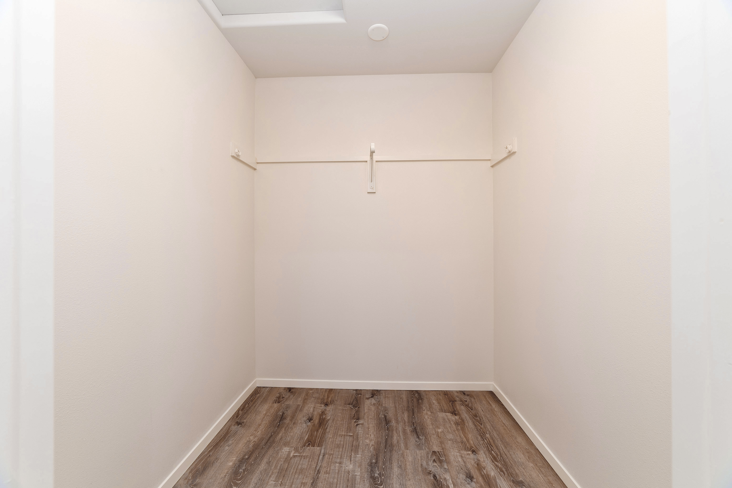 11-3834 Liona St Property Photo 21