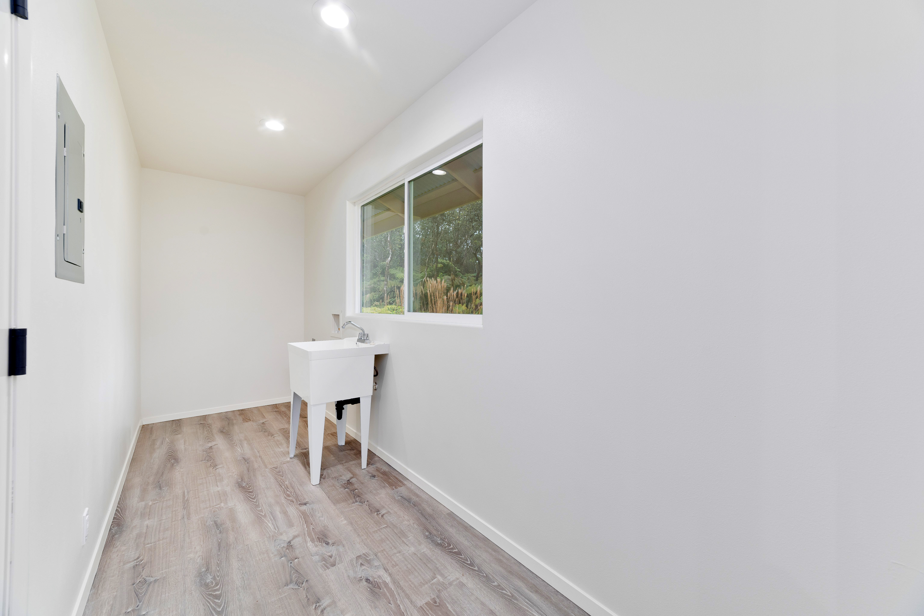 11-3834 Liona St Property Photo 26