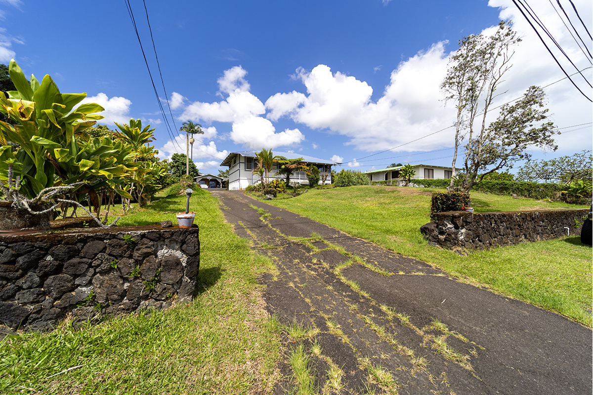 Howard Meguro - Hilo REALTOR