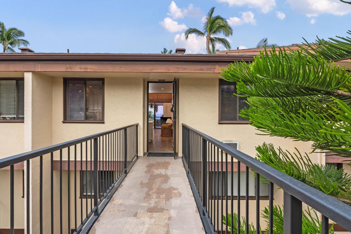 78-6920 Alii Dr 320 Property Photo 4