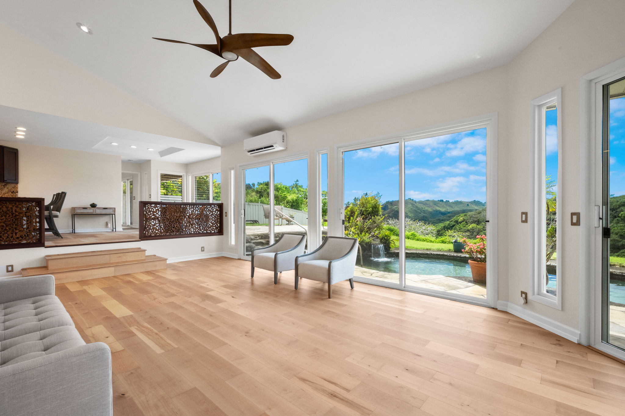 6474 Kaahele St Property Photo 4