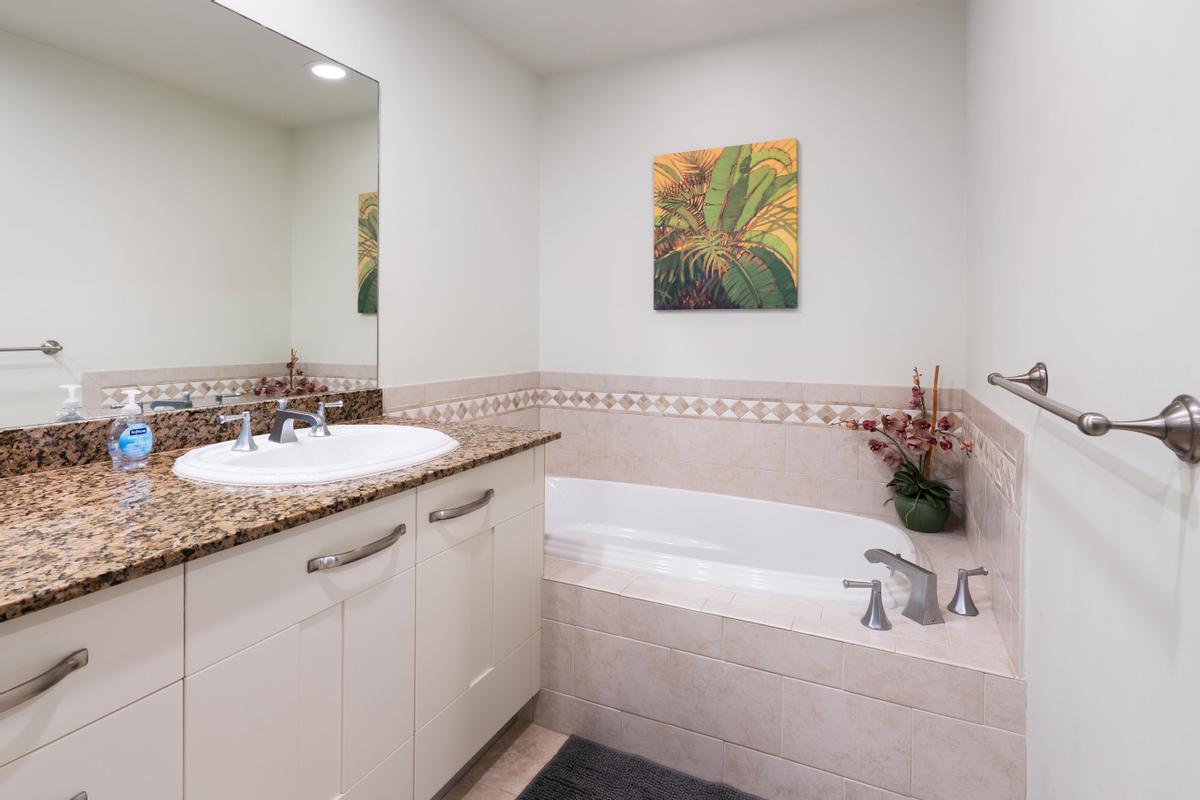 78-6833 Alii Dr J4 Property Photo 17