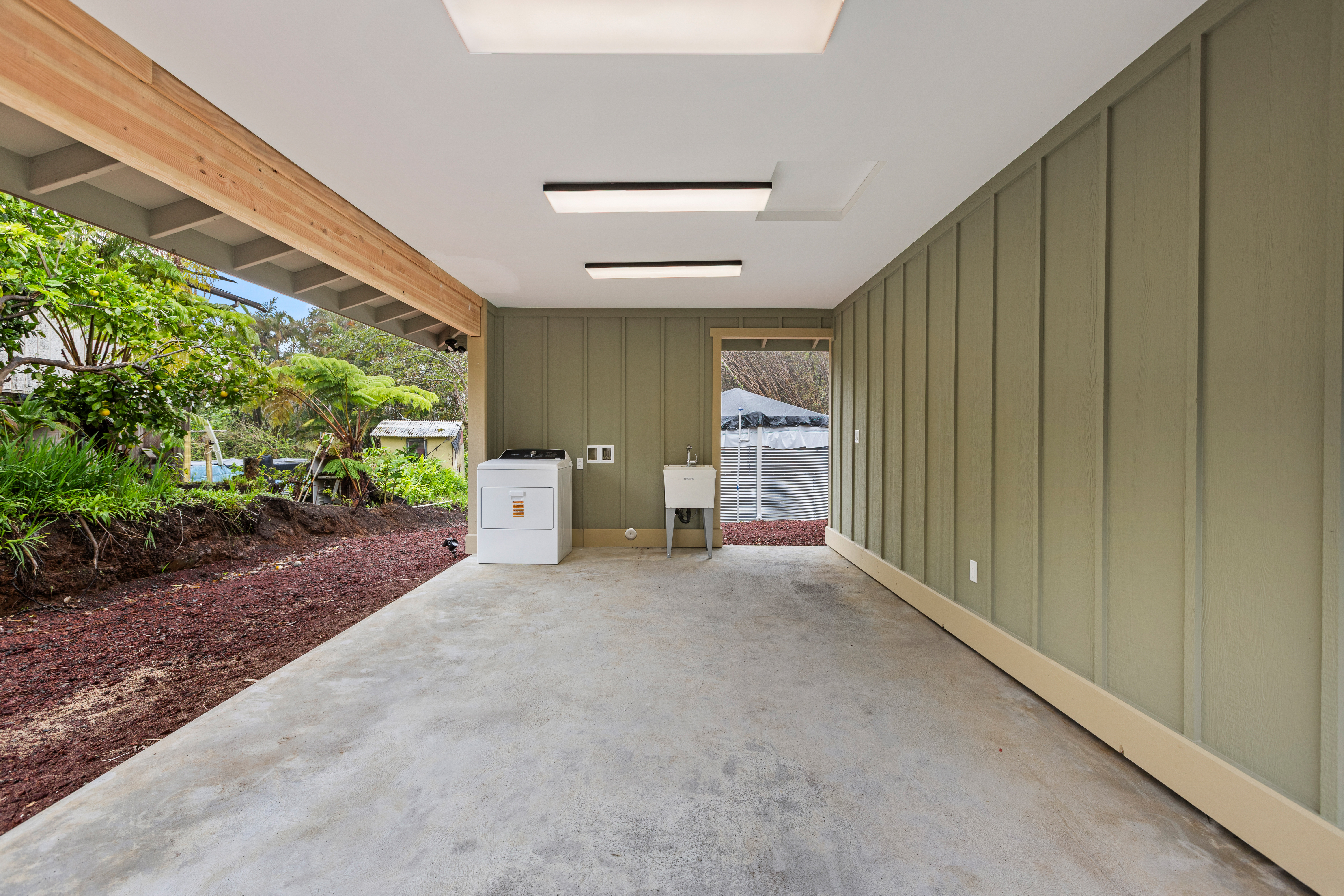 18-2321 Ekolu Rd Property Photo 23