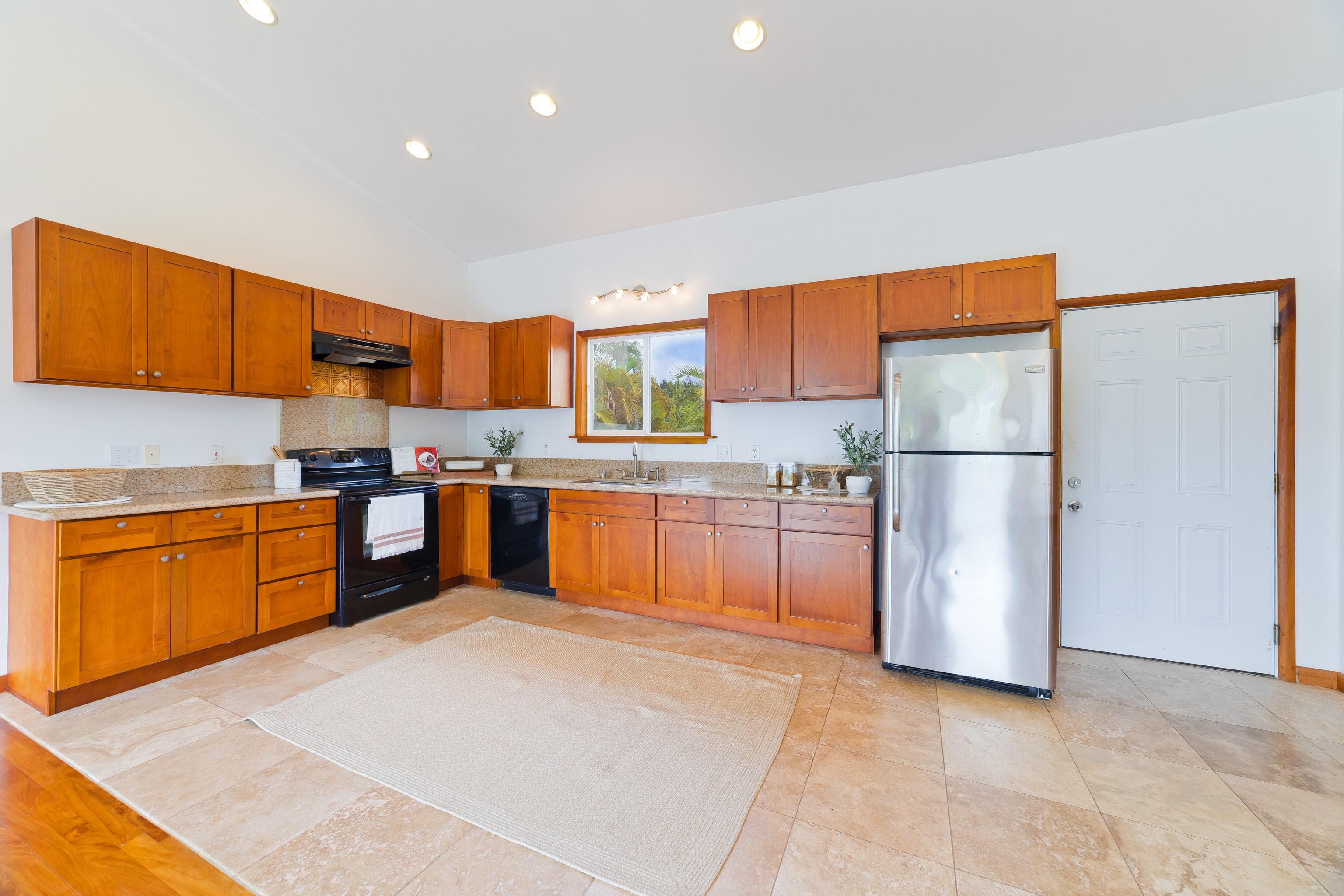 15-1505 2nd Ave Property Photo 8