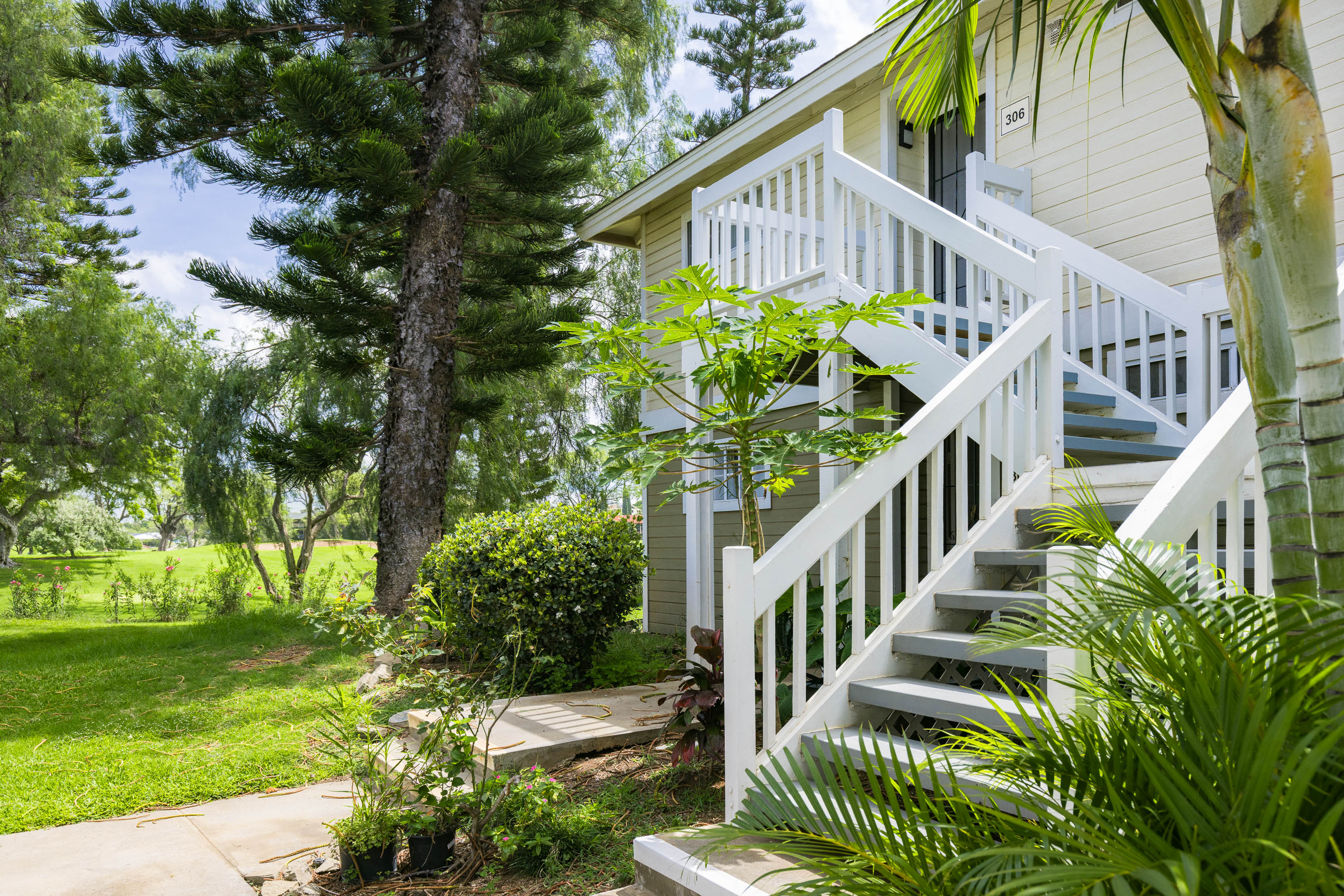 68-3883 Lua Kula St 306 Property Photo 1