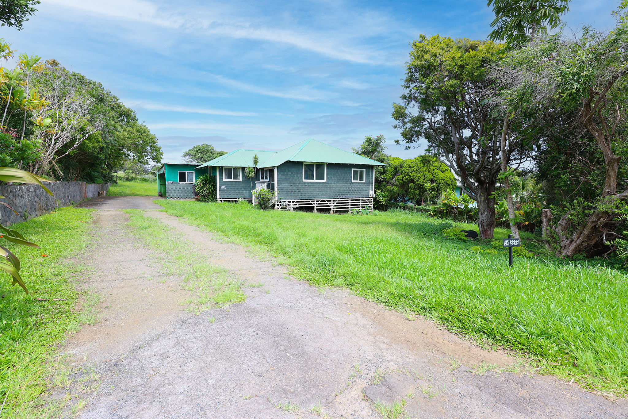 54-2379 Kynnersley Rd Property Photo 1
