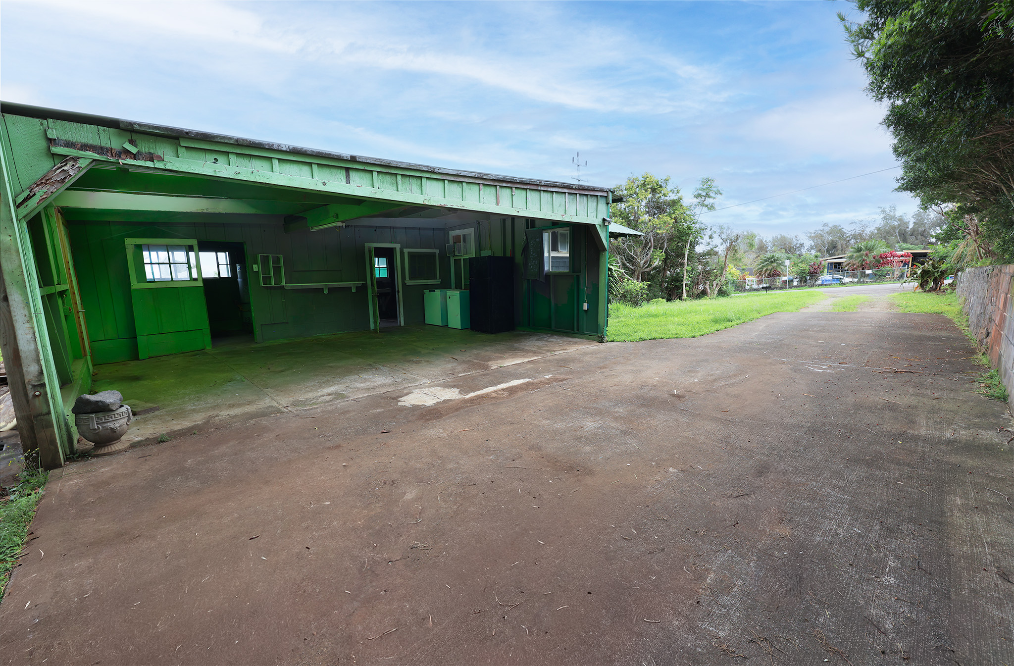 54-2379 Kynnersley Rd Property Photo 4
