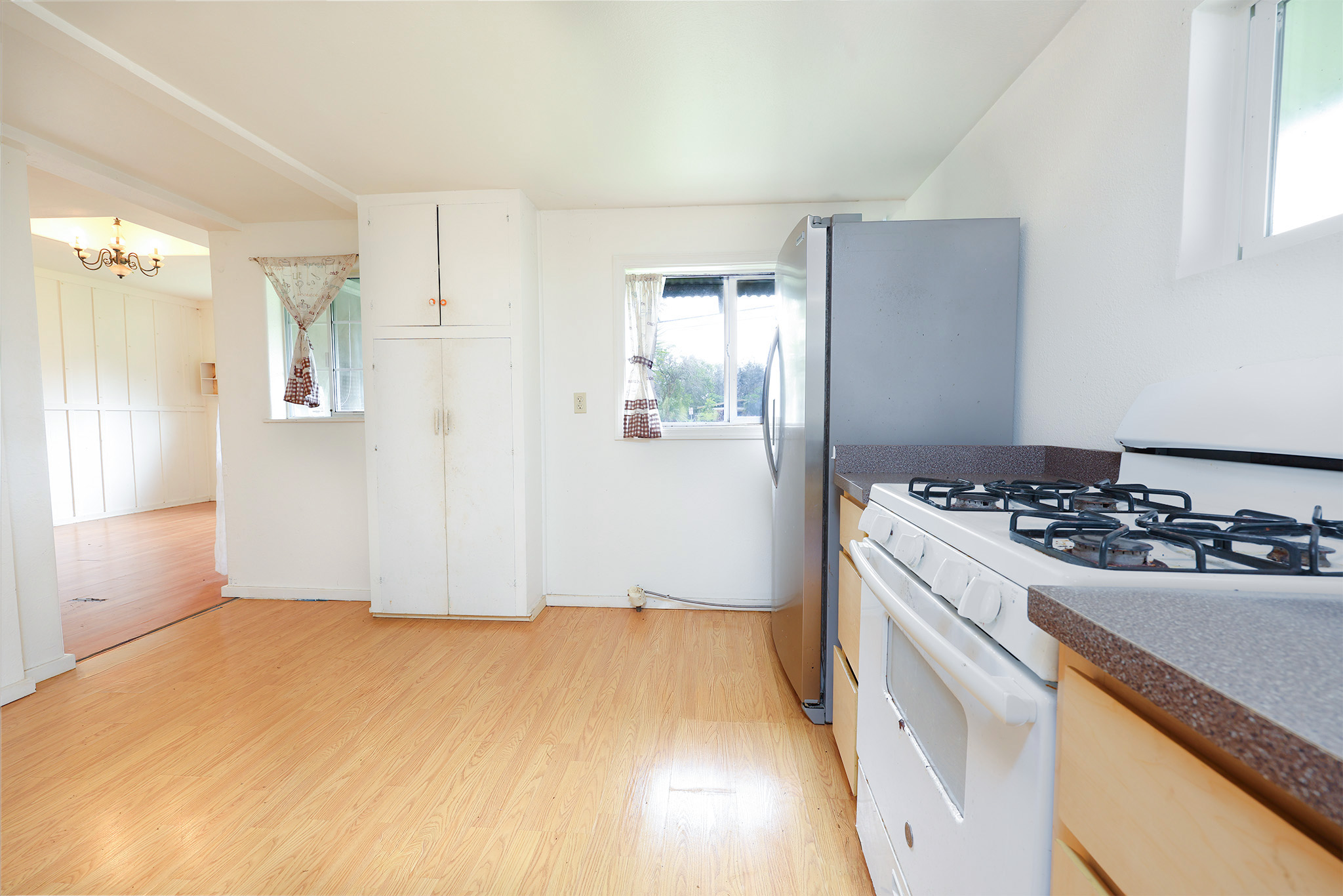 54-2379 Kynnersley Rd Property Photo 7