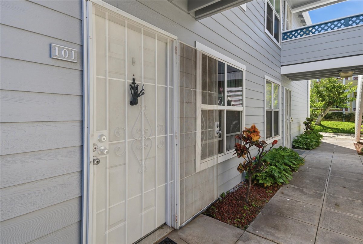 68-3831 Lua Kula St F101 Property Photo 3