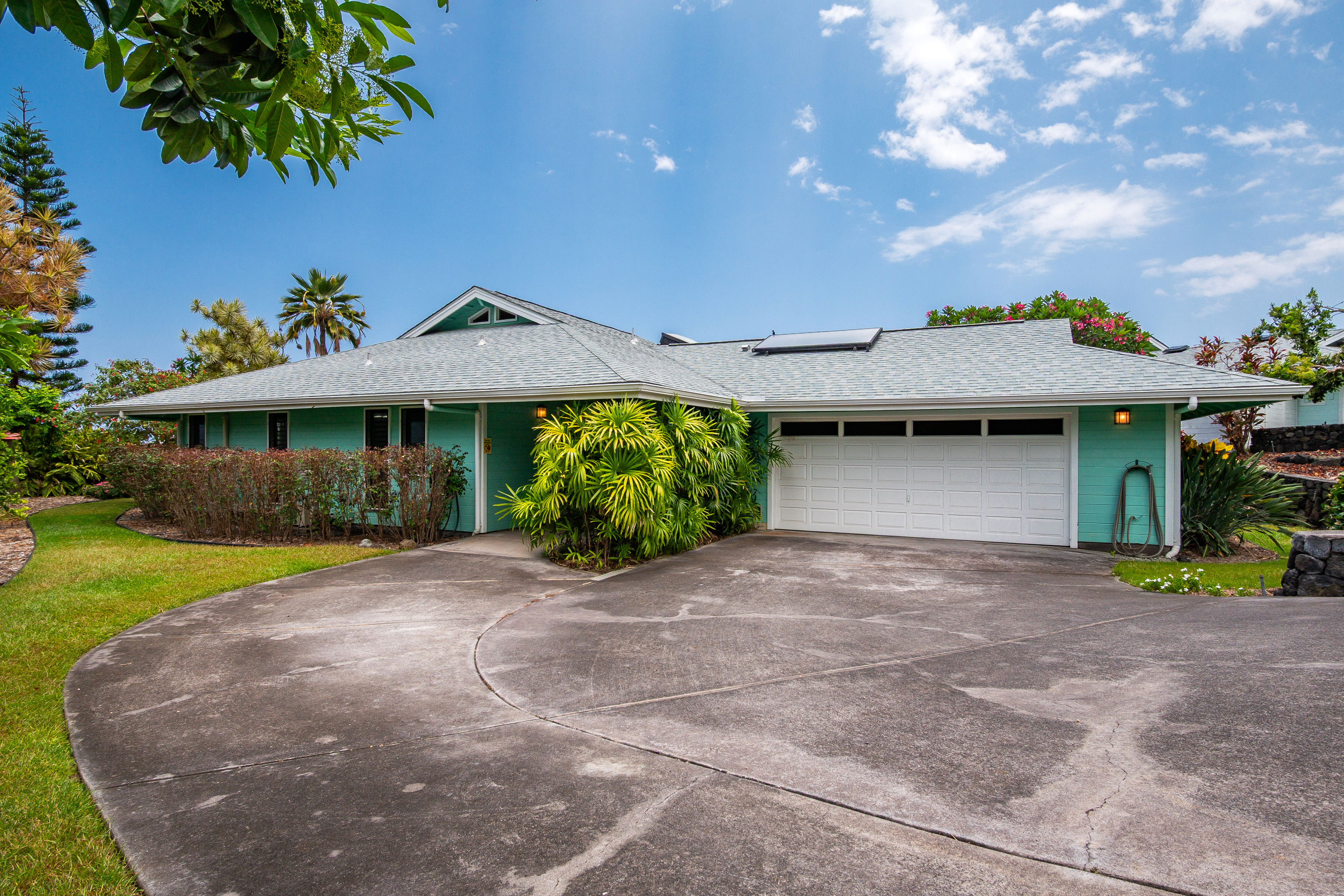 76-6222 Halehau St Property Photo 2