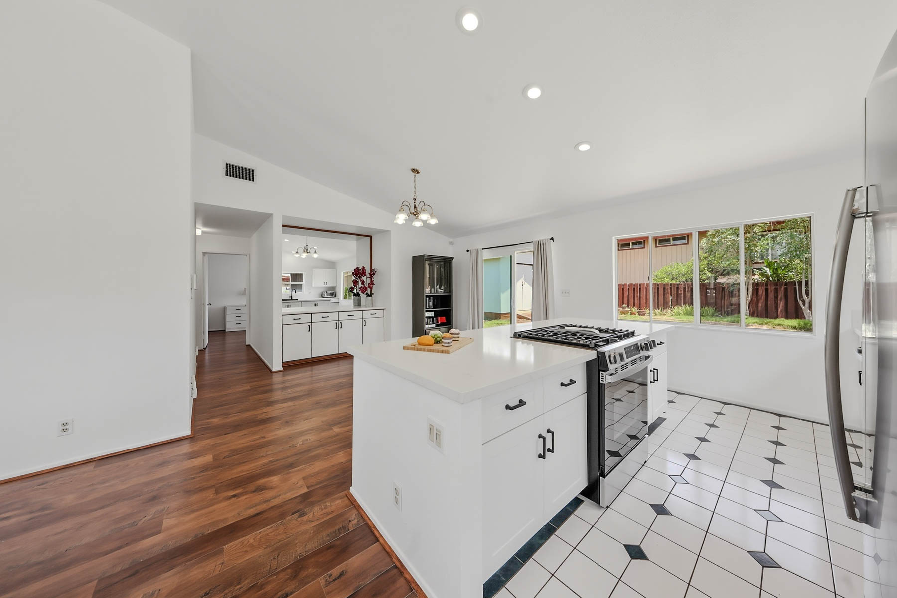 5161 Alii Rd Property Photo 8