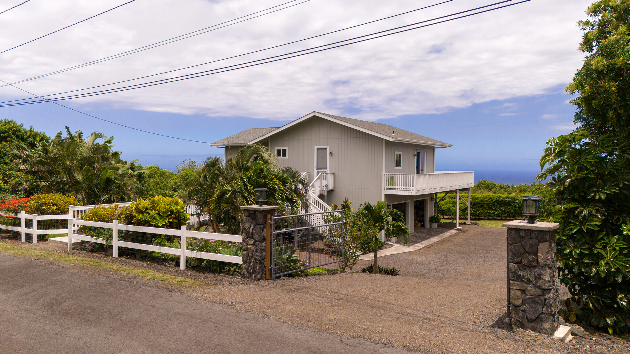 94-1437 Kia Lua St Property Photo 3